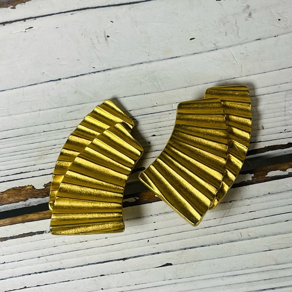 CRAFT Vintage 80’s MCM Art Deco Gold Tone Fan Signed Statement Clip On Earrings - Picture 2 of 10